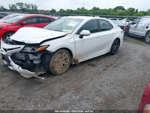 Toyota CAMRY SE 2018 4T1B11HK3JU500290 Image 2