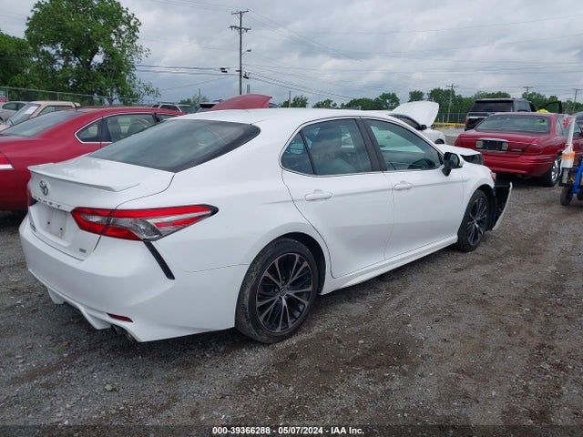 Toyota CAMRY SE 2018 4T1B11HK3JU500290 Image 4
