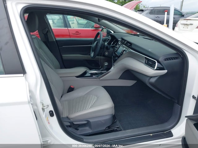 Toyota CAMRY SE 2018 4T1B11HK3JU500290 Image 5