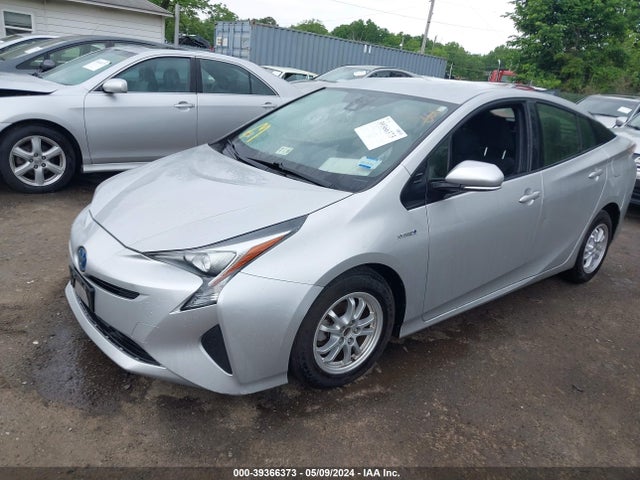 Toyota Prius Two 2017 JTDKBRFU8H3547514 Image 2