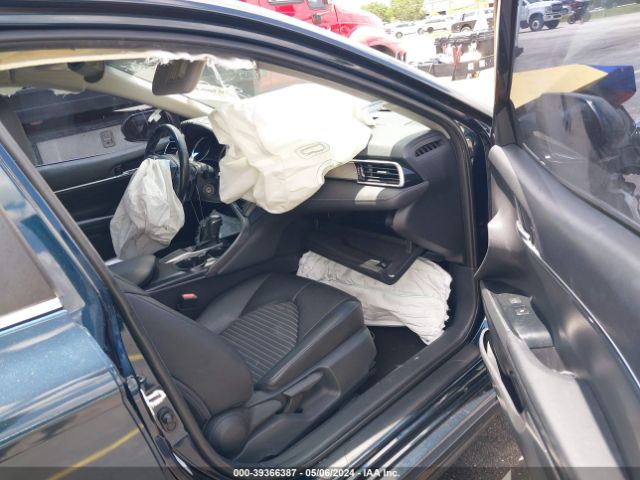 4T1B11HK9JU589749 Toyota CAMRY SE
