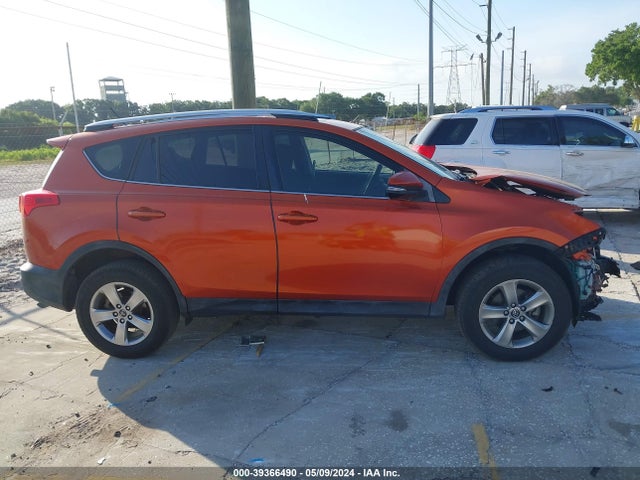 Toyota Rav4 Xle 2015 JTMWFREV4FJ036388 Image 14