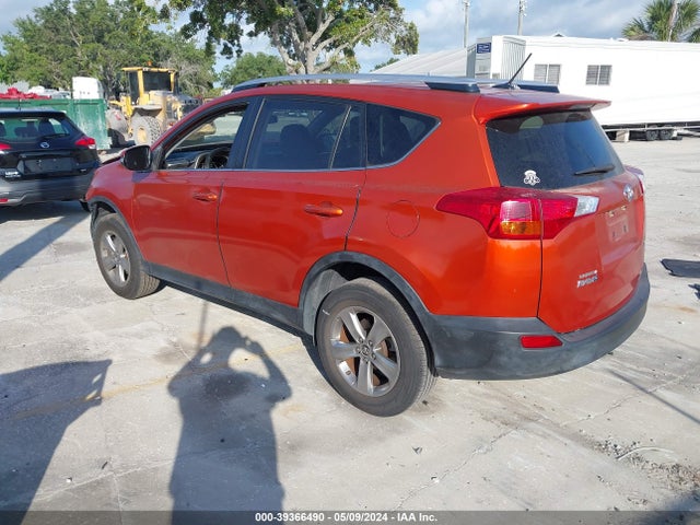 Toyota Rav4 Xle 2015 JTMWFREV4FJ036388 Image 3