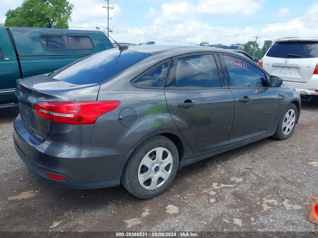 Ford FOCUS S 2016 1FADP3E22GL261377 Image 4