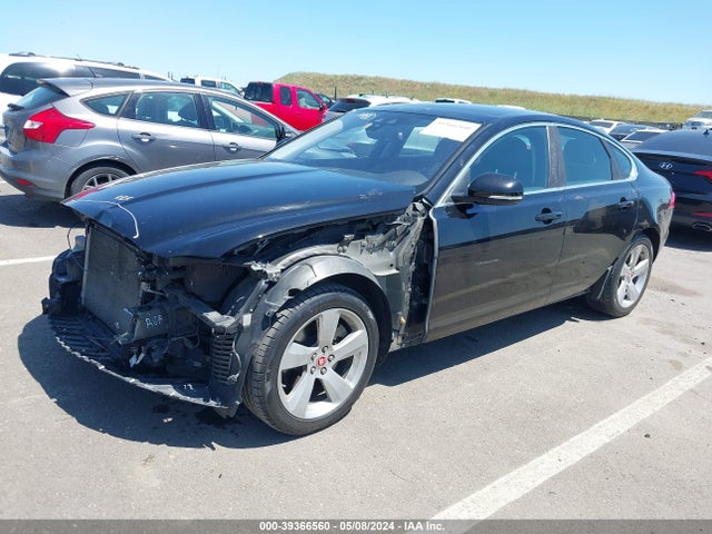 2018 JAGUAR XF SAJBR4FX3JCY69512 Photo 1
