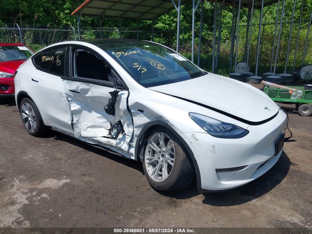 2023 TESLA MODEL Y 7SAYGDEF8PA048666 Photo 0