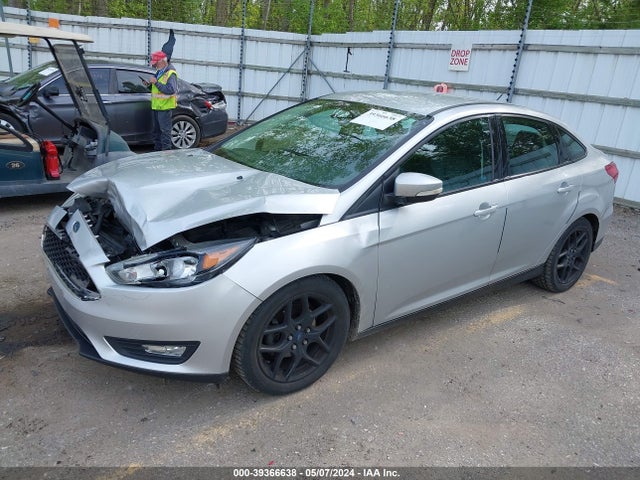 Ford FOCUS SE 2016 1FADP3F24GL321092 Image 2
