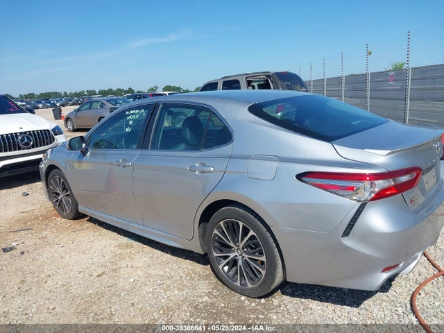 Toyota CAMRY SE 2018 4T1B11HK9JU643471 Image 3