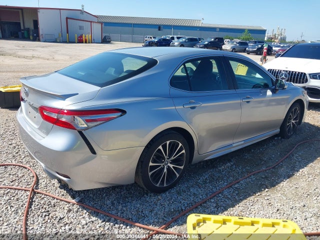 Toyota CAMRY SE 2018 4T1B11HK9JU643471 Image 4