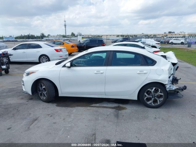 3KPF24AD4KE127017 KIA Forte Lxs