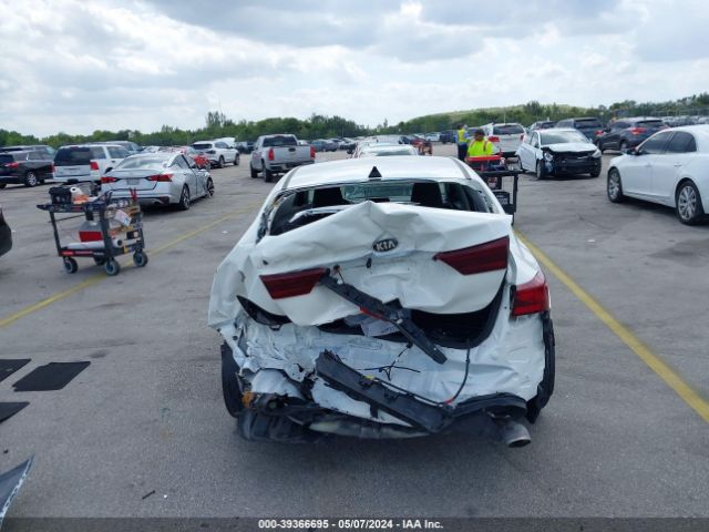 3KPF24AD4KE127017 KIA Forte Lxs