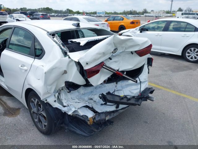 3KPF24AD4KE127017 KIA Forte Lxs