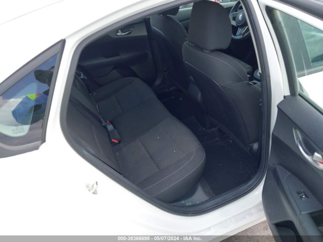 3KPF24AD4KE127017 KIA Forte Lxs
