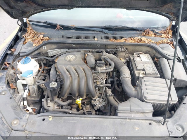 3VW2K7AJ8FM353320 Volkswagen Jetta 2.0l S