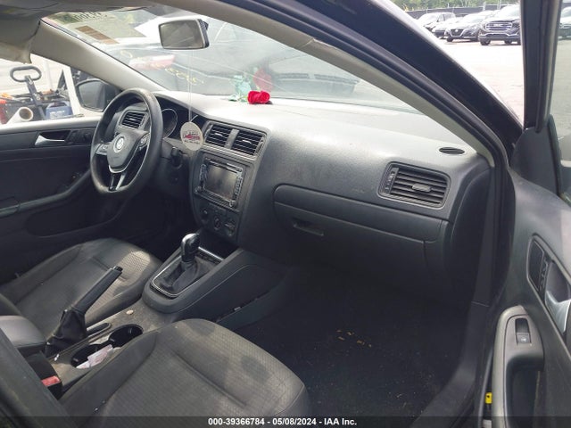 3VW2K7AJ8FM353320 Volkswagen Jetta 2.0l S