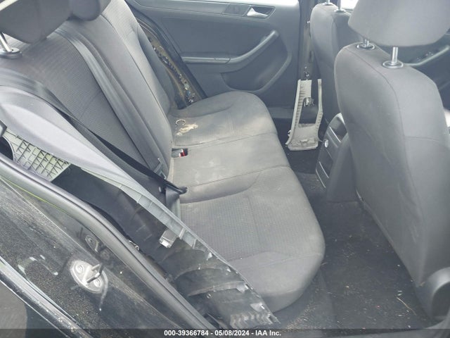 3VW2K7AJ8FM353320 Volkswagen Jetta 2.0l S
