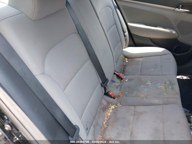 Hyundai Elantra Value Edition 2018 5NPD84LFXJH333408 Image 8
