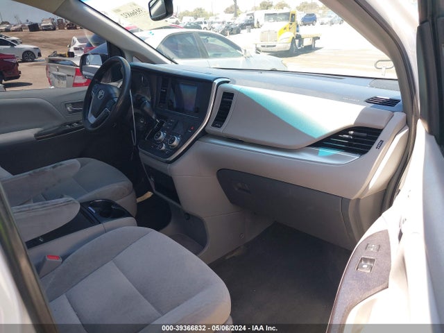 Toyota Sienna Le 8 Passenger 2015 5TDKK3DC7FS615871 Image 5