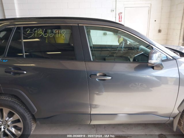 2T3A1RFV5MC156840 Toyota Rav4 Xle Premium