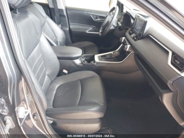 2T3A1RFV5MC156840 Toyota Rav4 Xle Premium