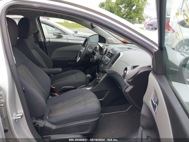 Chevrolet Sonic Lt Auto 2015 1G1JC5SG1F4203525 Image 5