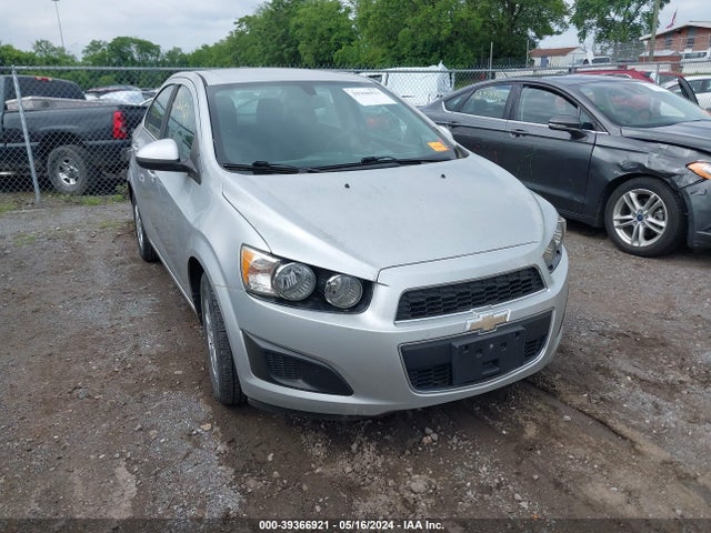 Chevrolet Sonic Lt Auto 2015 1G1JC5SG1F4203525 Image 6