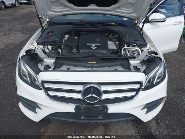 WDDZF4KB1HA018028 Mercedes-Benz E 300 4matic
