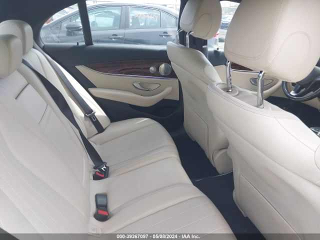 WDDZF4KB1HA018028 Mercedes-Benz E 300 4matic