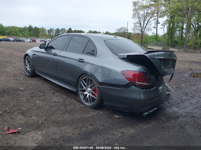 2018 MERCEDES-BENZ AMG E 63 WDDZF8KB3JA349254 Photo 2