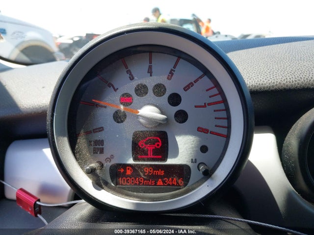 2010 MINI COOPER CLUBMAN WMWML3C53ATX51253 Photo 6