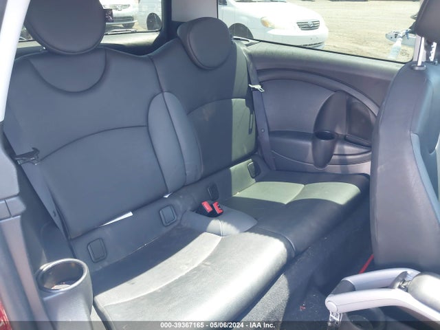 2010 MINI COOPER CLUBMAN WMWML3C53ATX51253 Photo 7