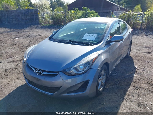 Hyundai ELANTRA SE 2015 5NPDH4AE8FH560792 Image 2