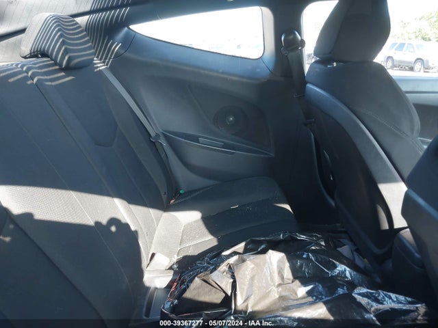 Hyundai Veloster Value Edition 2017 KMHTC6AD2HU315696 Image 8