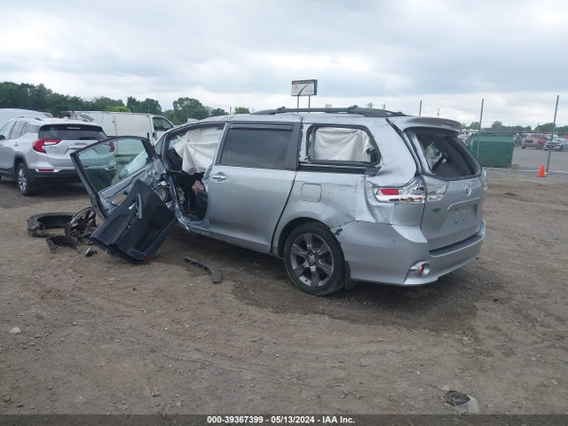 Toyota Sienna Se 8 Passenger 2015 5TDXK3DC4FS675564 Image 3