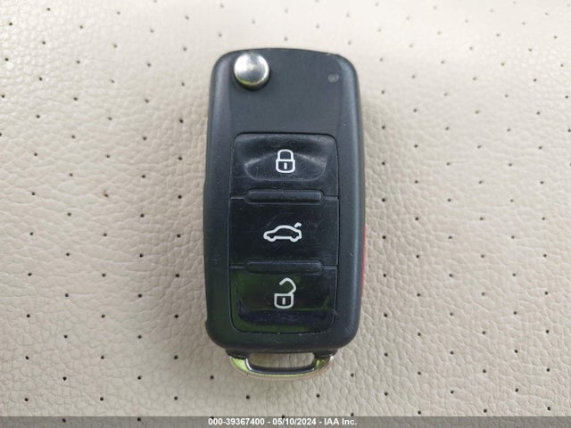3VWL07AJ3GM379089 Volkswagen Jetta 1.8t Sel