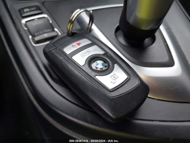 WBA8A9C52GK619299 BMW 320i