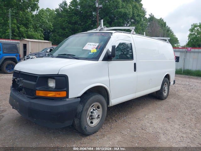Chevrolet Express 2500 Work Van 2017 1GCWGAFF2H1345463 Image 2