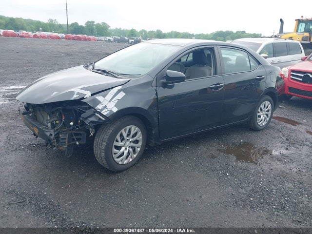 Toyota COROLLA LE 2018 2T1BURHEXJC097359 Image 2