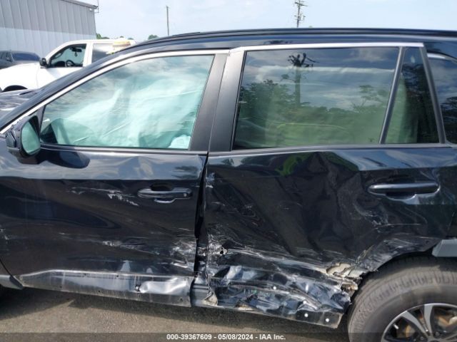 2T3H1RFV8KC020696 Toyota RAV4 LE