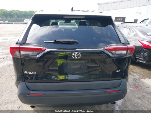 2T3H1RFV8KC020696 Toyota RAV4 LE