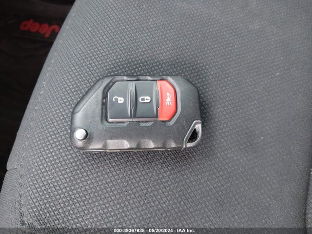 1C4HJXDG3MW662478 Jeep Wrangler Unlimited Sport Altitude 4x4