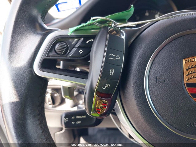 2018 PORSCHE MACAN WP1AA2A50JLB19639 Photo 10