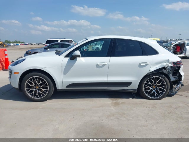 Porsche Macan Sport Edition 2018 WP1AA2A50JLB19639 Image 14