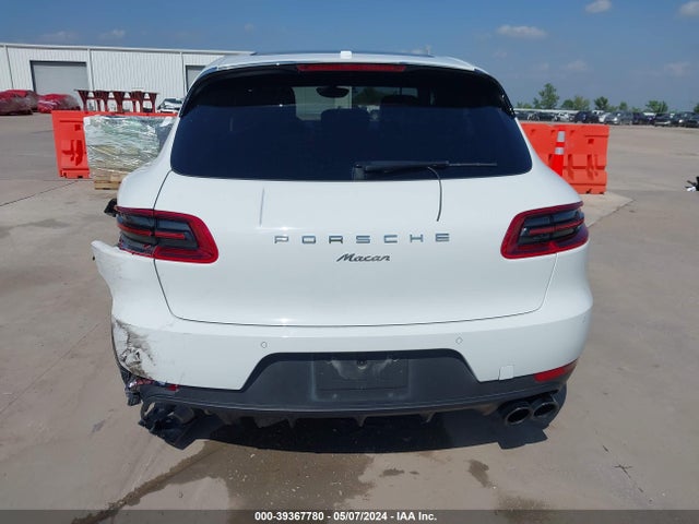 Porsche Macan Sport Edition 2018 WP1AA2A50JLB19639 Image 16