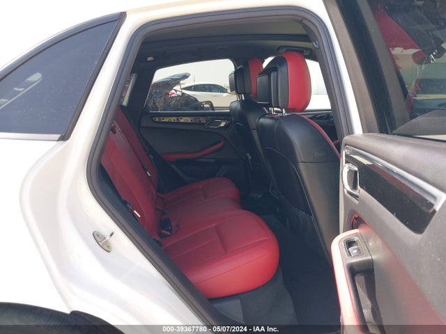 2018 PORSCHE MACAN WP1AA2A50JLB19639 Photo 7