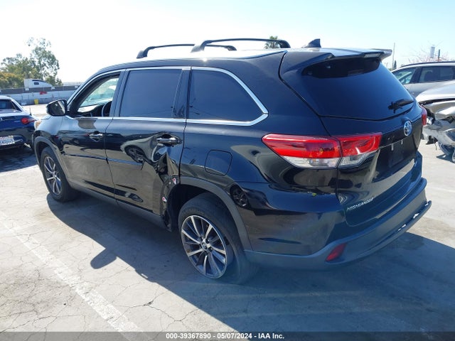 Toyota Highlander Xle 2019 5TDKZRFH9KS569736 Image 3