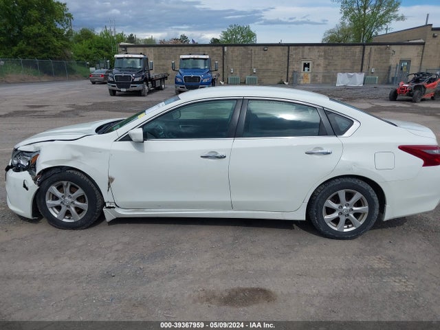 Nissan Altima 2.5 S 2018 1N4AL3AP0JC140452 Image 15