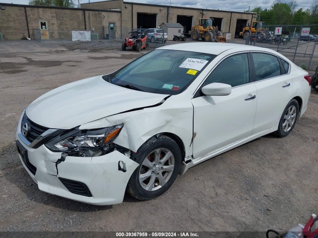 Nissan Altima 2.5 S 2018 1N4AL3AP0JC140452 Image 2