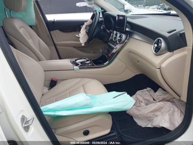 WDC0G4KB1GF063143 Mercedes-Benz Glc 300 4matic