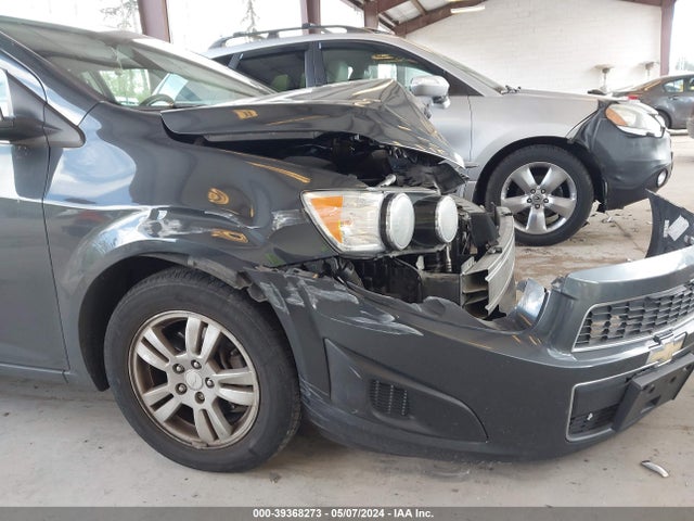 Chevrolet Sonic Lt Auto 2015 1G1JC5SGXF4135208 Image 13